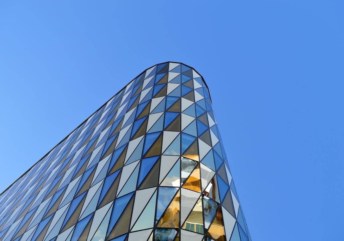 欧冠大胜后，才发现樊振东有多成功，12年前的贵人，帮了他一把