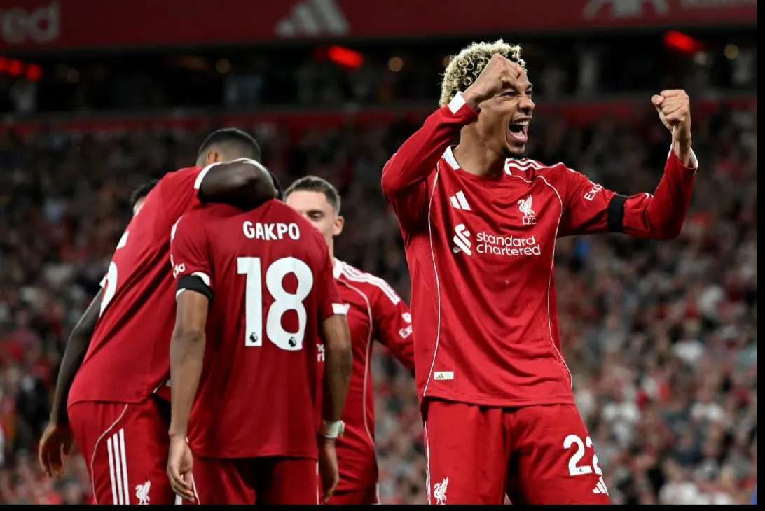 突发！利物浦客战纽卡惊现神操作：1.2亿先生改踢右后卫，斯洛特葫芦里卖的什么药？